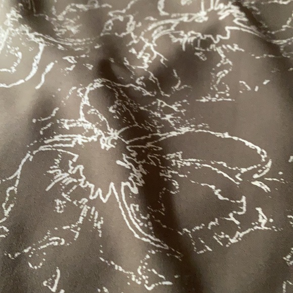 Calvin Klein Ruched Pencil Skirt . Size 8 - Picture 8 of 9